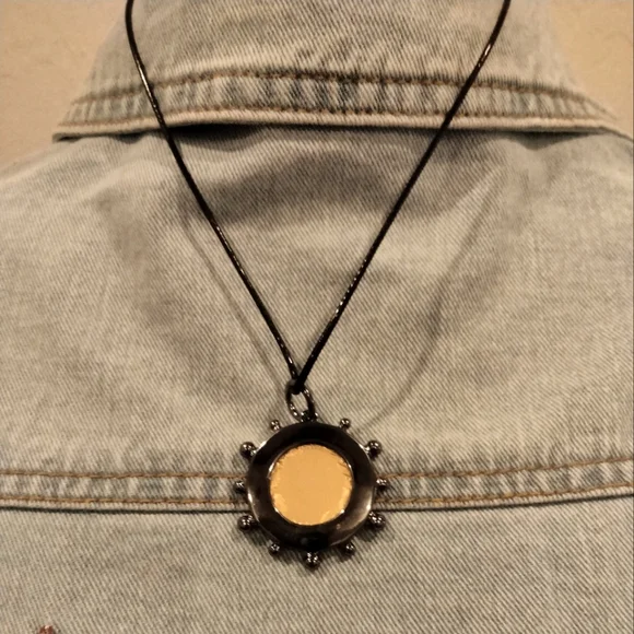 Equestrian 🐎 horse gold coin custom pendant w/gunmetal bezel N64 - Picture 3 of 4